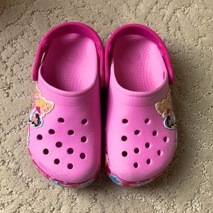 Pre-owned crocs